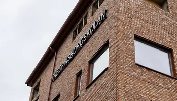 Fredriksborgskolans fasad